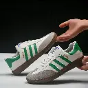 أيقونة الستايل الخالدة: كوتشي أديداس سامبا كلاسيك (Adidas Samba)