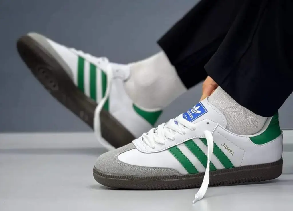 أيقونة الستايل الخالدة: كوتشي أديداس سامبا كلاسيك (Adidas Samba)