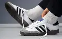 أيقونة الستايل الخالدة: كوتشي أديداس سامبا كلاسيك (Adidas Samba)