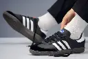 أيقونة الستايل الخالدة: كوتشي أديداس سامبا كلاسيك (Adidas Samba)